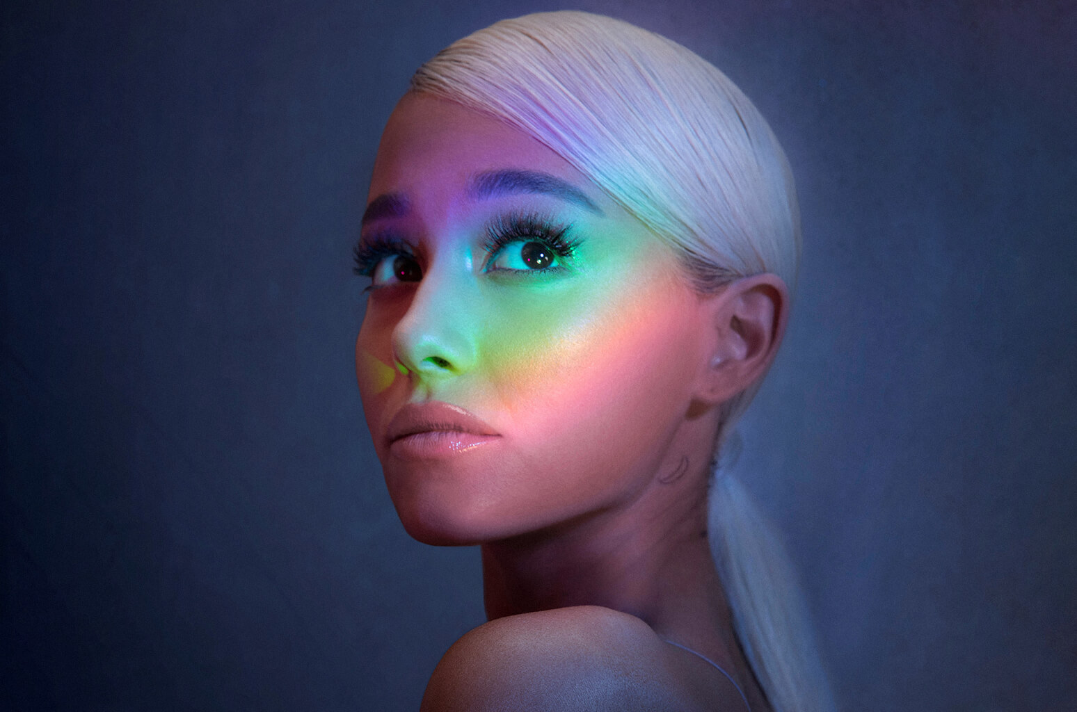 Ariana Grande Rilis Album Baru &#039;Thank U, Next&#039;
